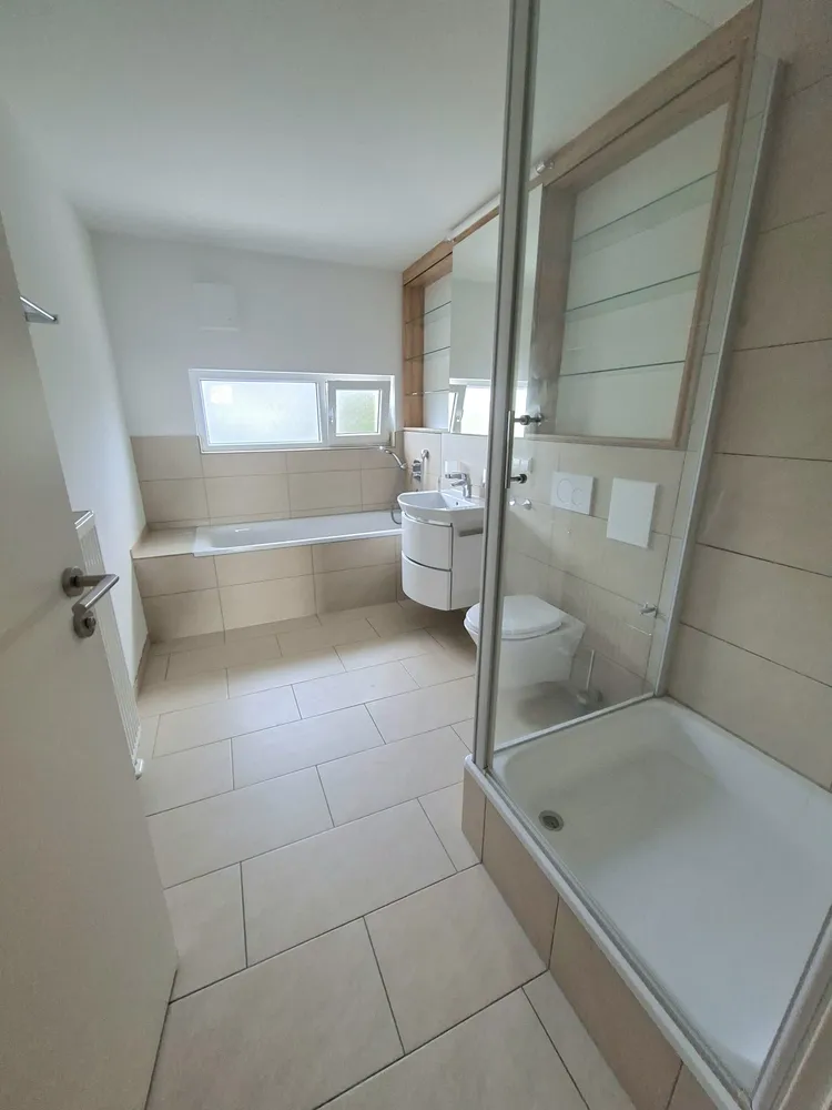 6 Zimmer Haus mit 165 m² in Wiesbaden – Bild 1