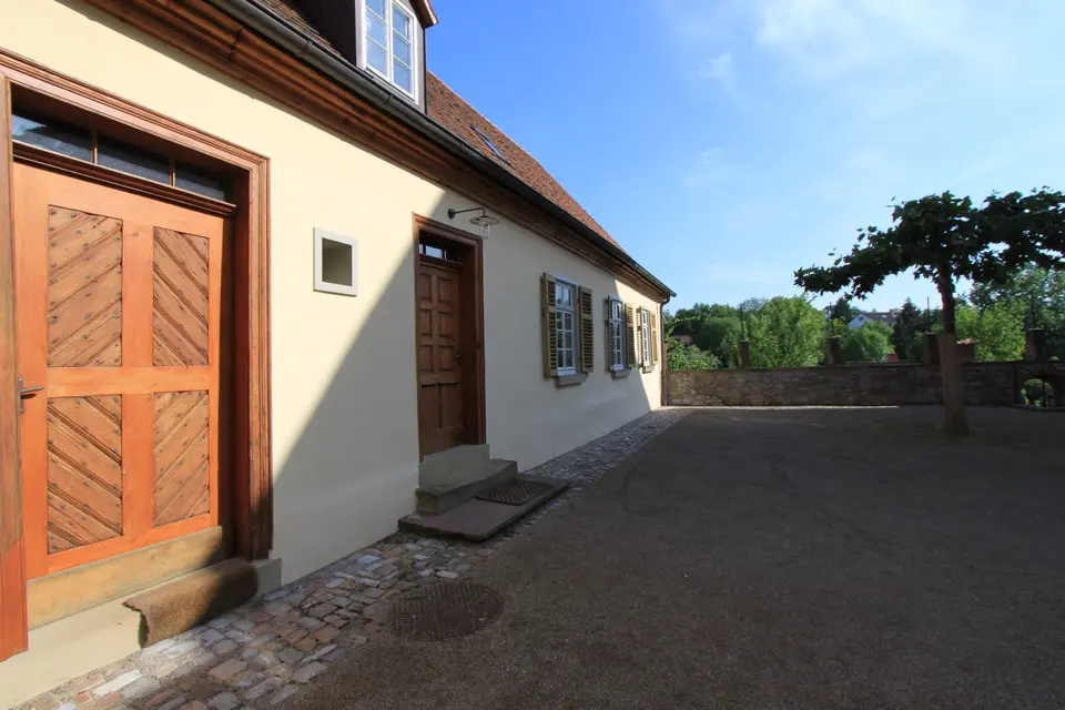 9 Zimmer Haus mit 252 m² in Mosbach – Bild 1