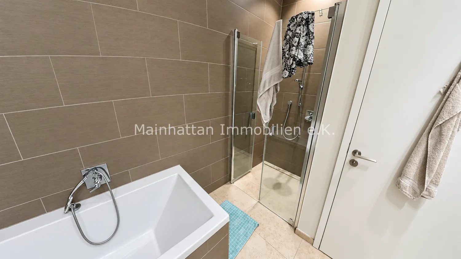3 room apartment with 100 m² in Frankfurt am Main – Photo 4