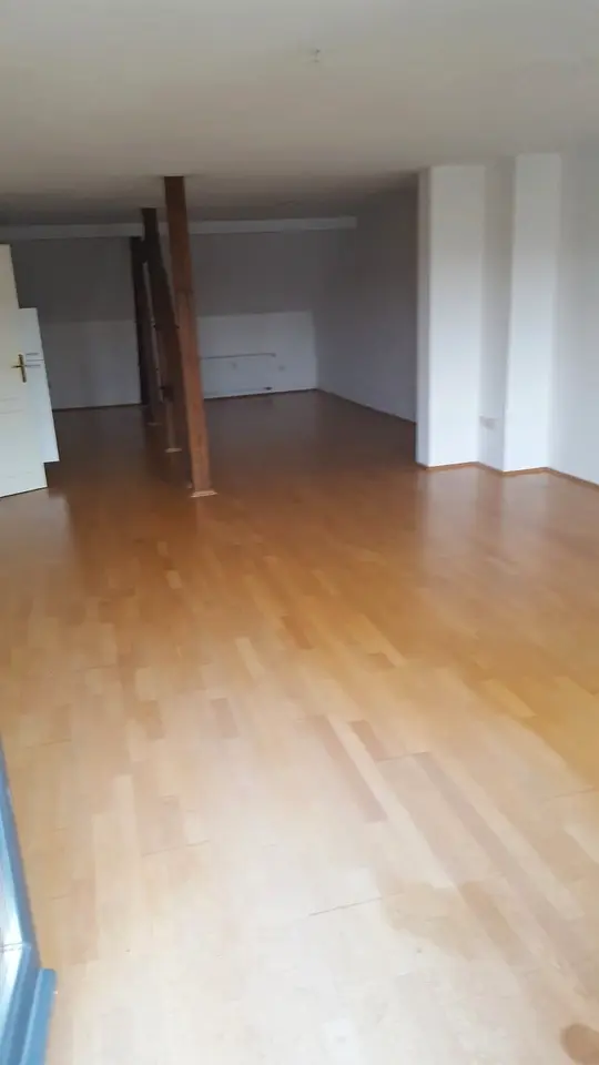 2 Zimmer Wohnung mit 92 m² in Halle (Saale) – Bild 2