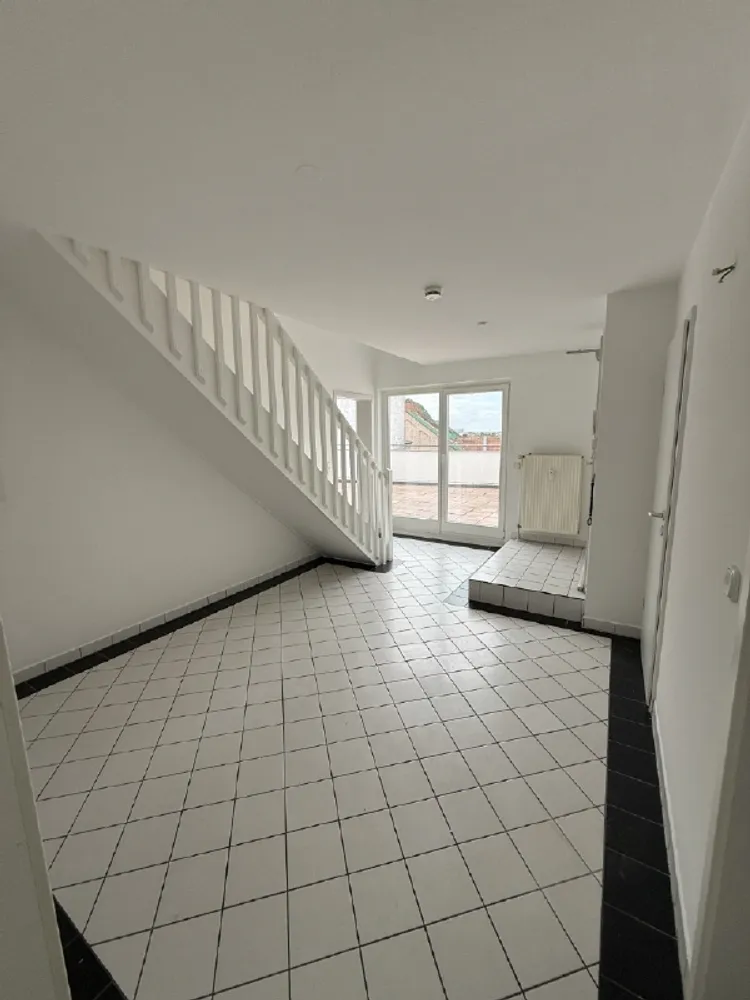 5 Zimmer Wohnung mit 143 m² in Lübeck – Bild 2