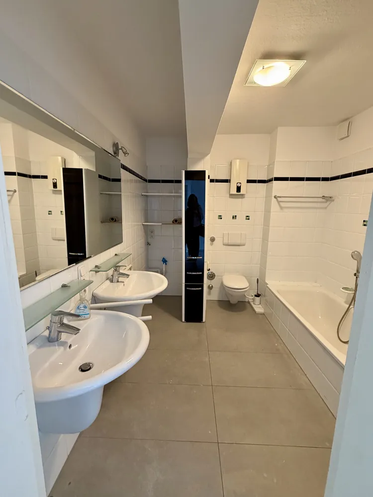 3 Zimmer Wohnung mit 90 m² in Düsseldorf – Bild 4