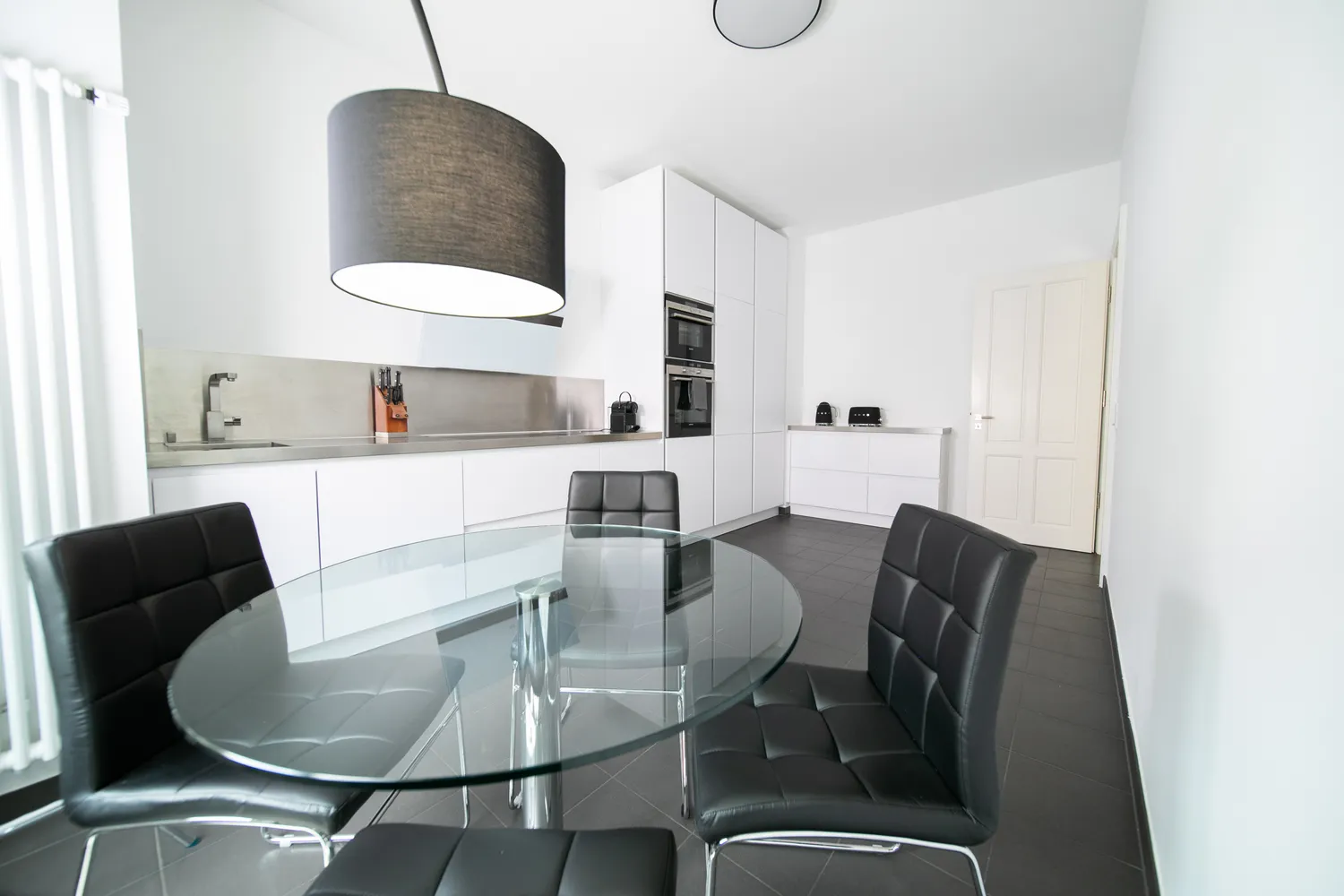 3 Zimmer Wohnung mit 180 m² in Düsseldorf – Bild 3