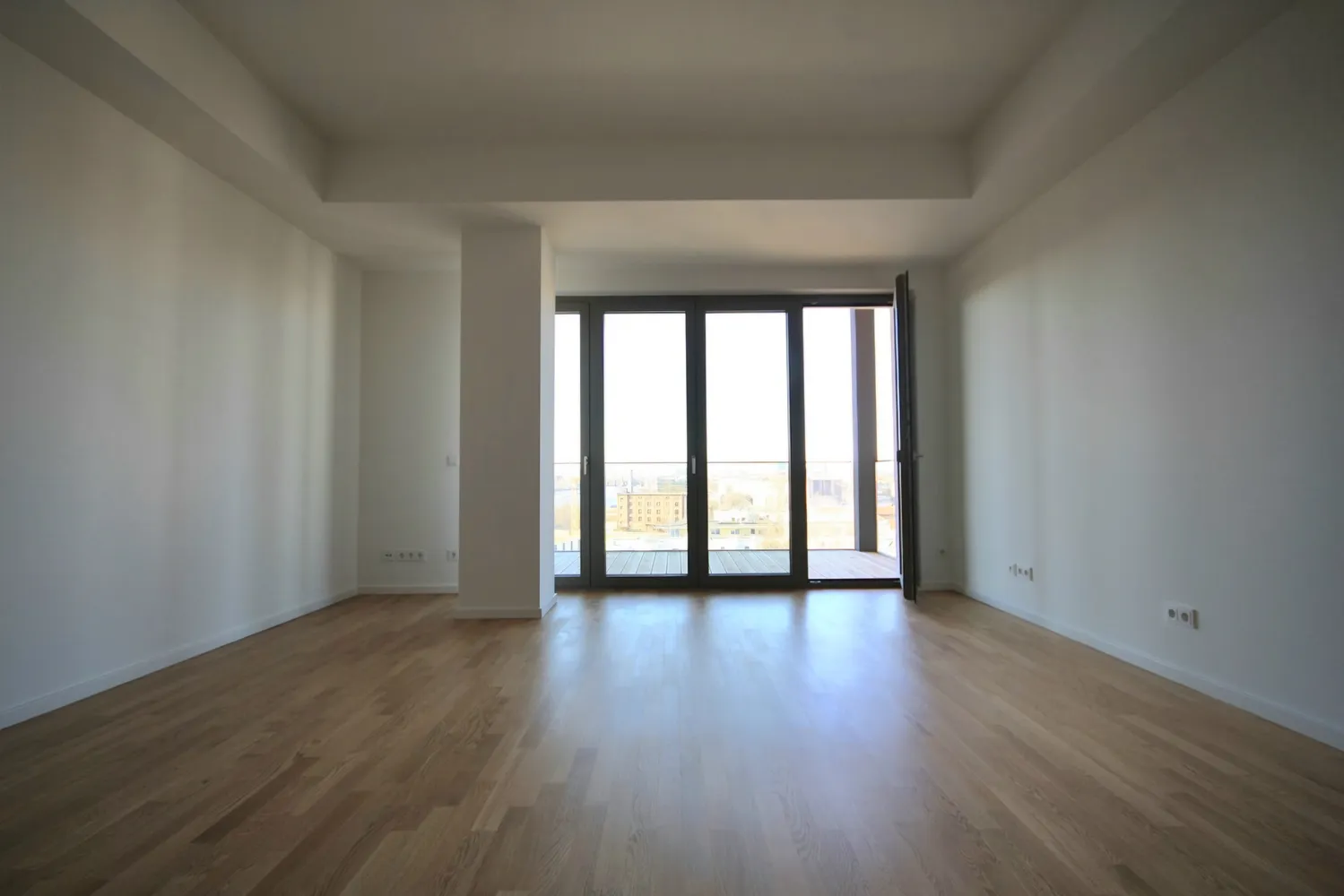 2 Zimmer Wohnung mit 92 m² in Berlin – Bild 2