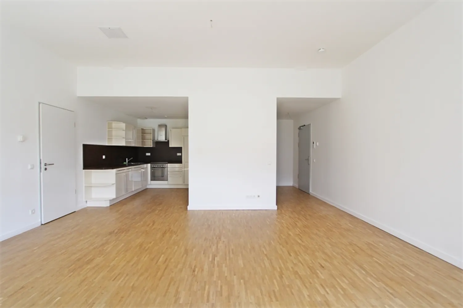 2 Zimmer Wohnung mit 81 m² in Berlin – Bild 5