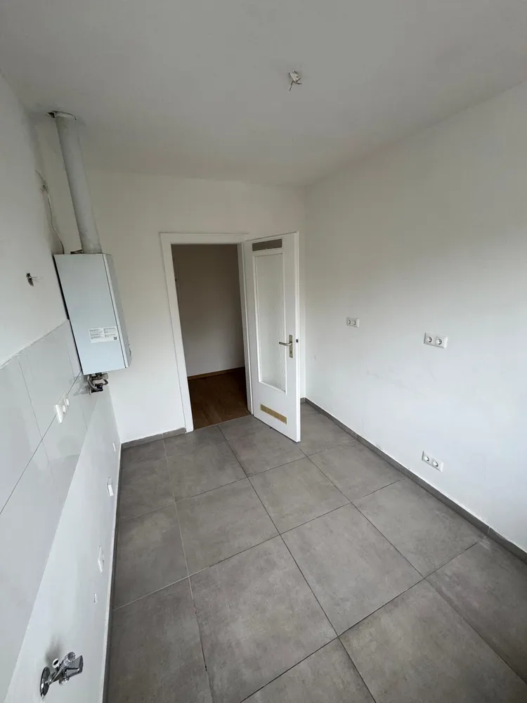 4 Zimmer Wohnung mit 94 m² in Wiesbaden – Bild 2