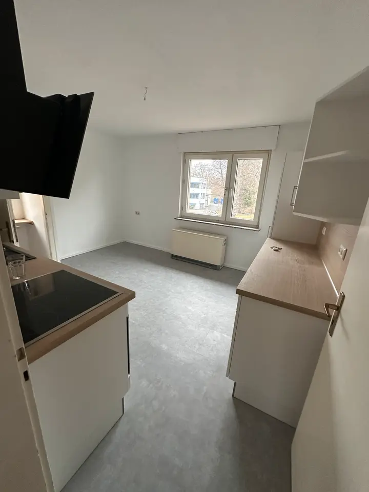 6 Zimmer Wohnung mit 130 m² in Kassel – Bild 2