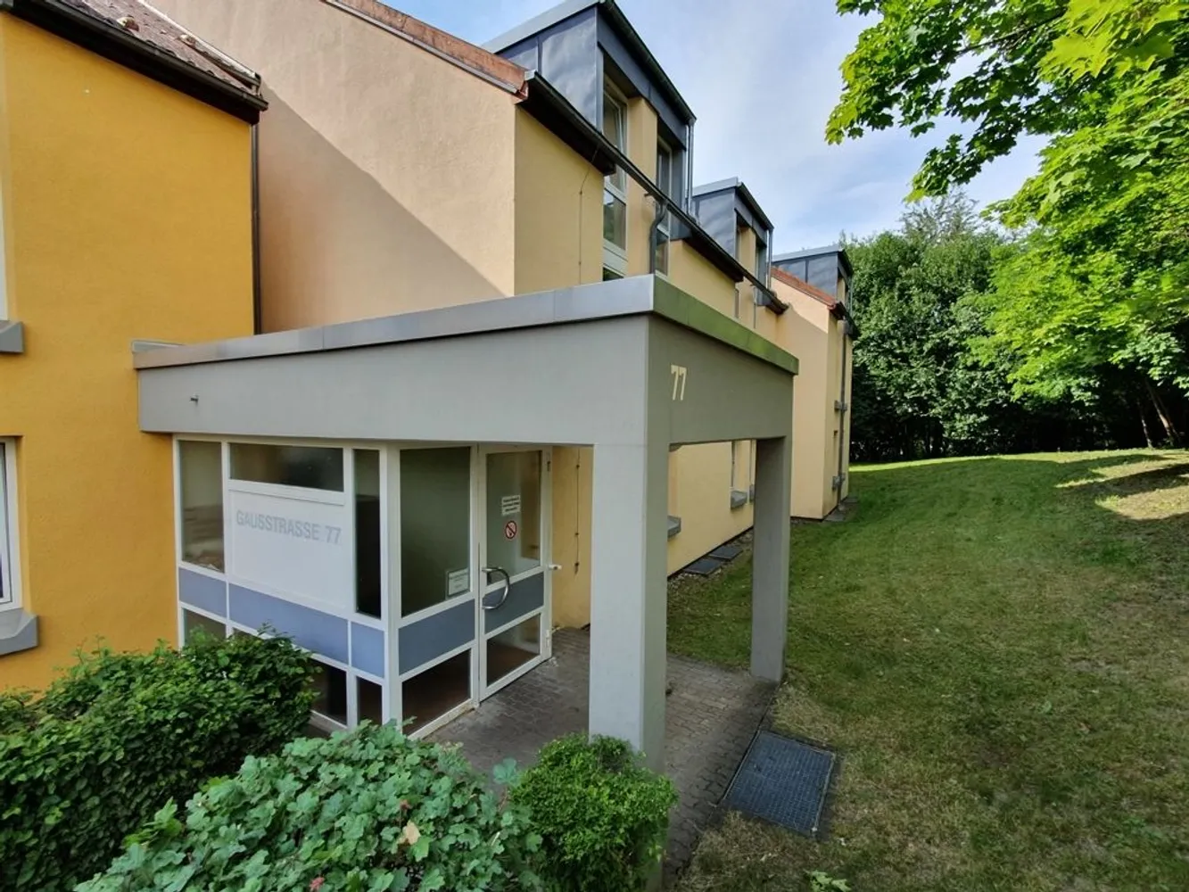 1 room apartment with 21 m² in Saarbrücken – Photo 3