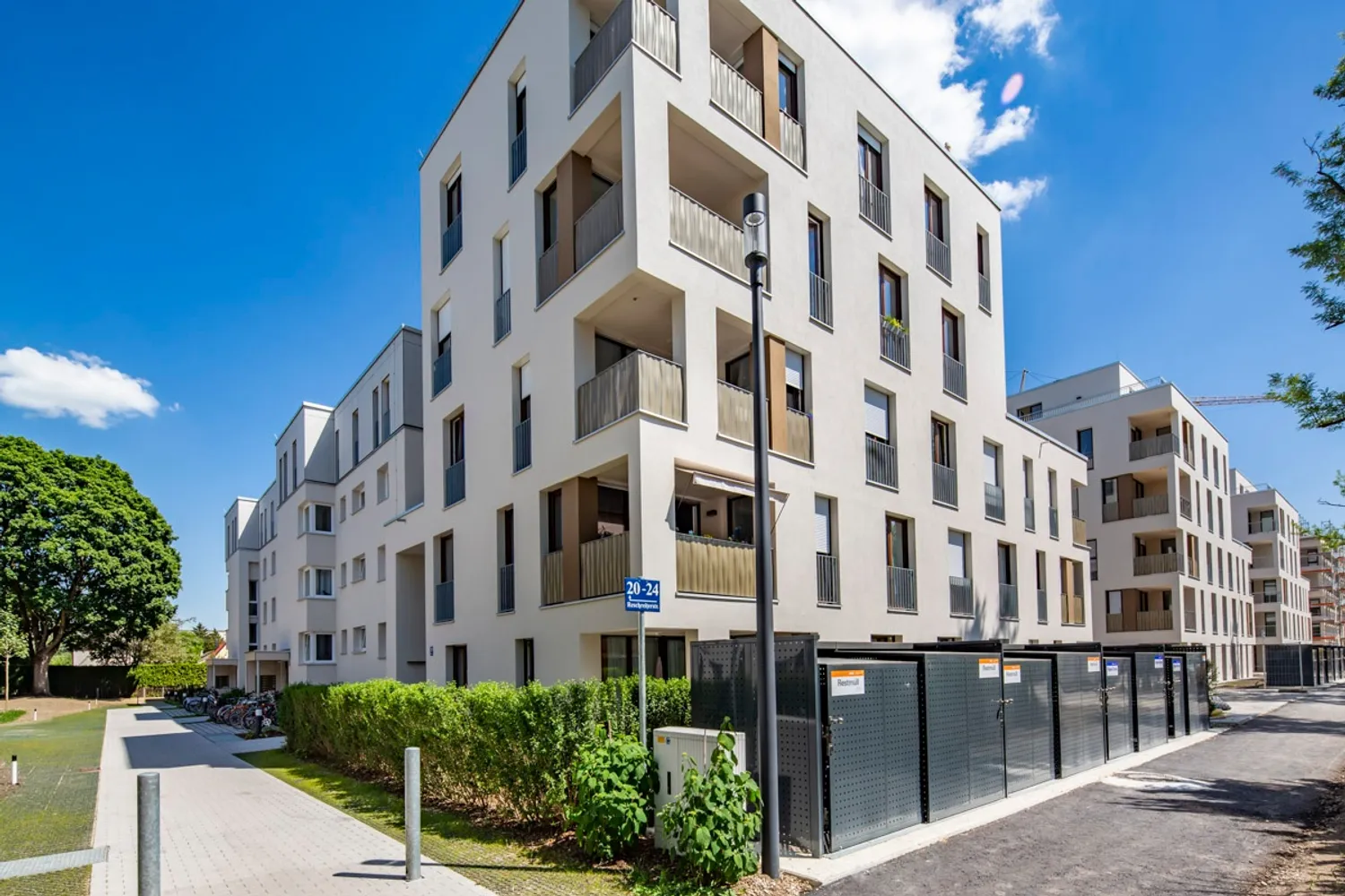 4 Zimmer Wohnung mit 99 m² in München – Bild 1
