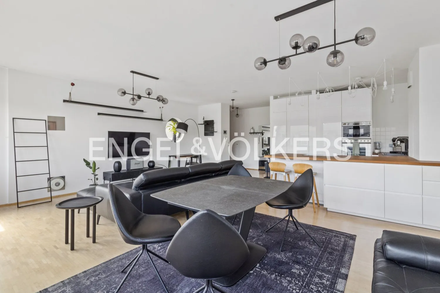 2 Zimmer Wohnung mit 75 m² in Frankfurt am Main – Bild 1