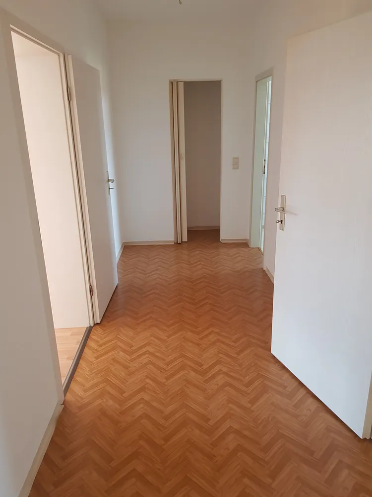 2 Zimmer Wohnung mit 58 m² in Werdau – Bild 2