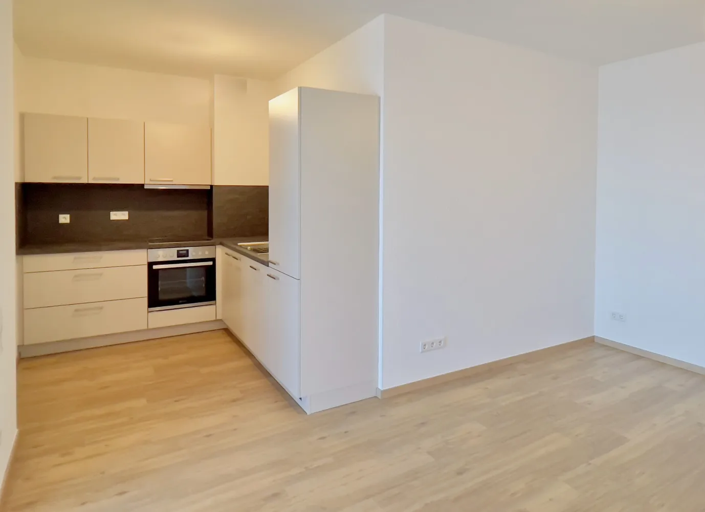2 Zimmer Wohnung mit 70 m² in Hannover – Bild 1