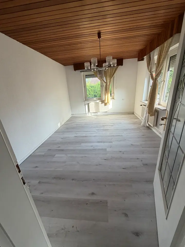 8 Zimmer Haus mit 200 m² in Aurich – Bild 1