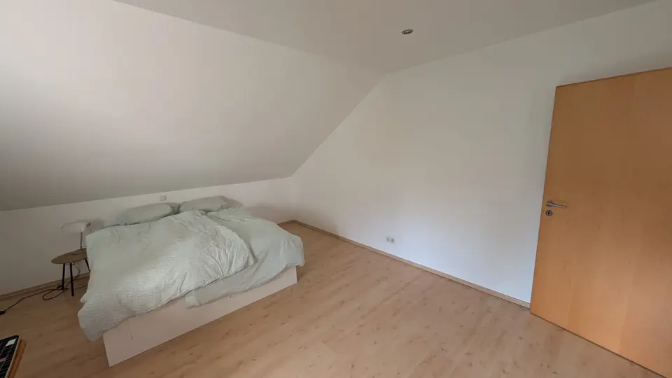 2 Zimmer Wohnung mit 120 m² in Erlangen – Bild 2