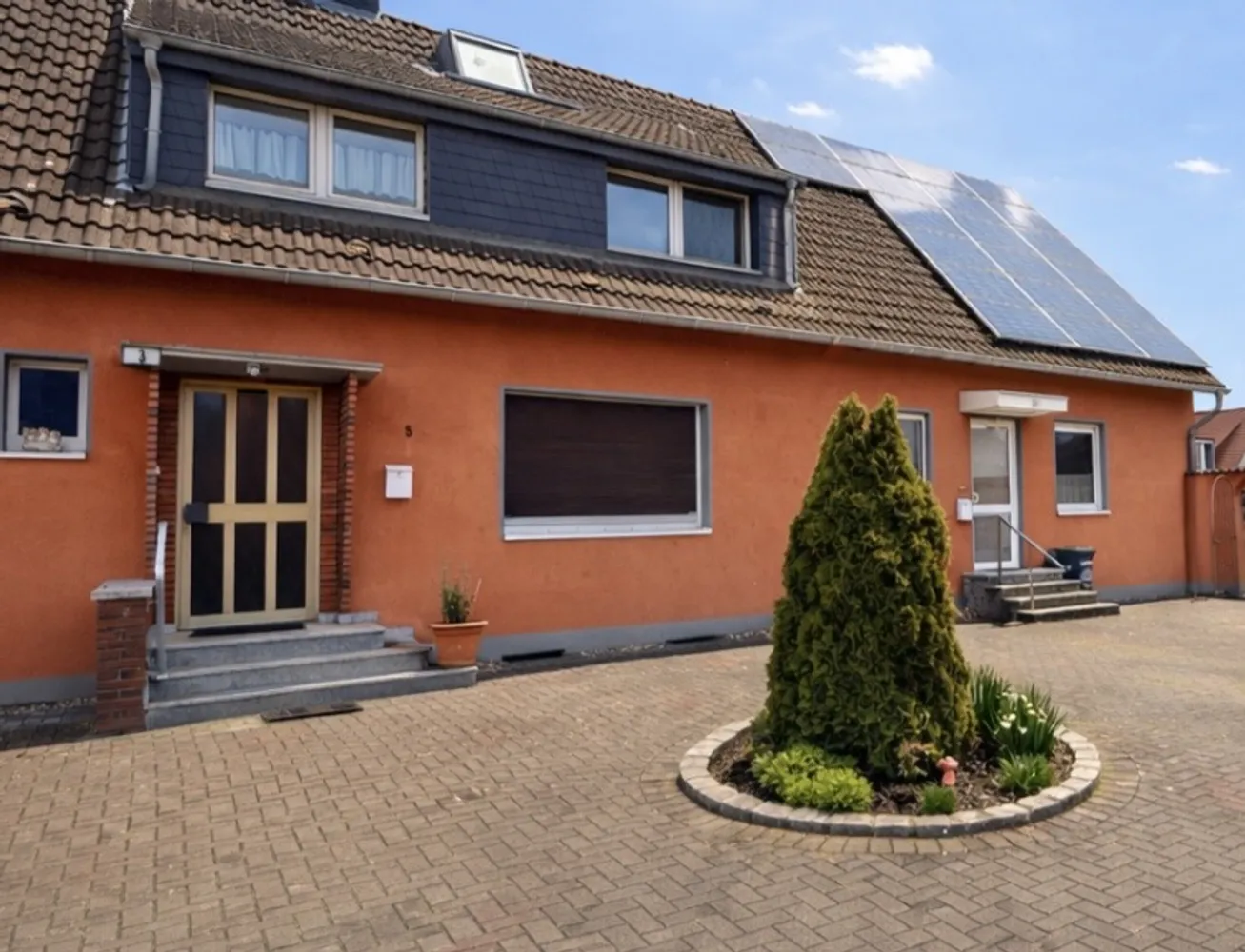 6 Zimmer Wohnung mit 165 m² in Duisburg – Bild 1