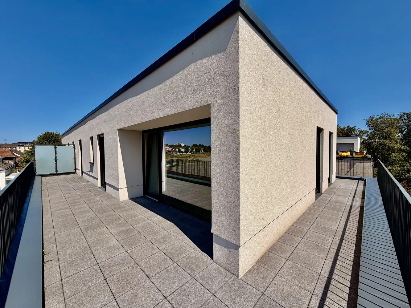 4 Zimmer Wohnung mit 105 m² in Düsseldorf – Bild 1