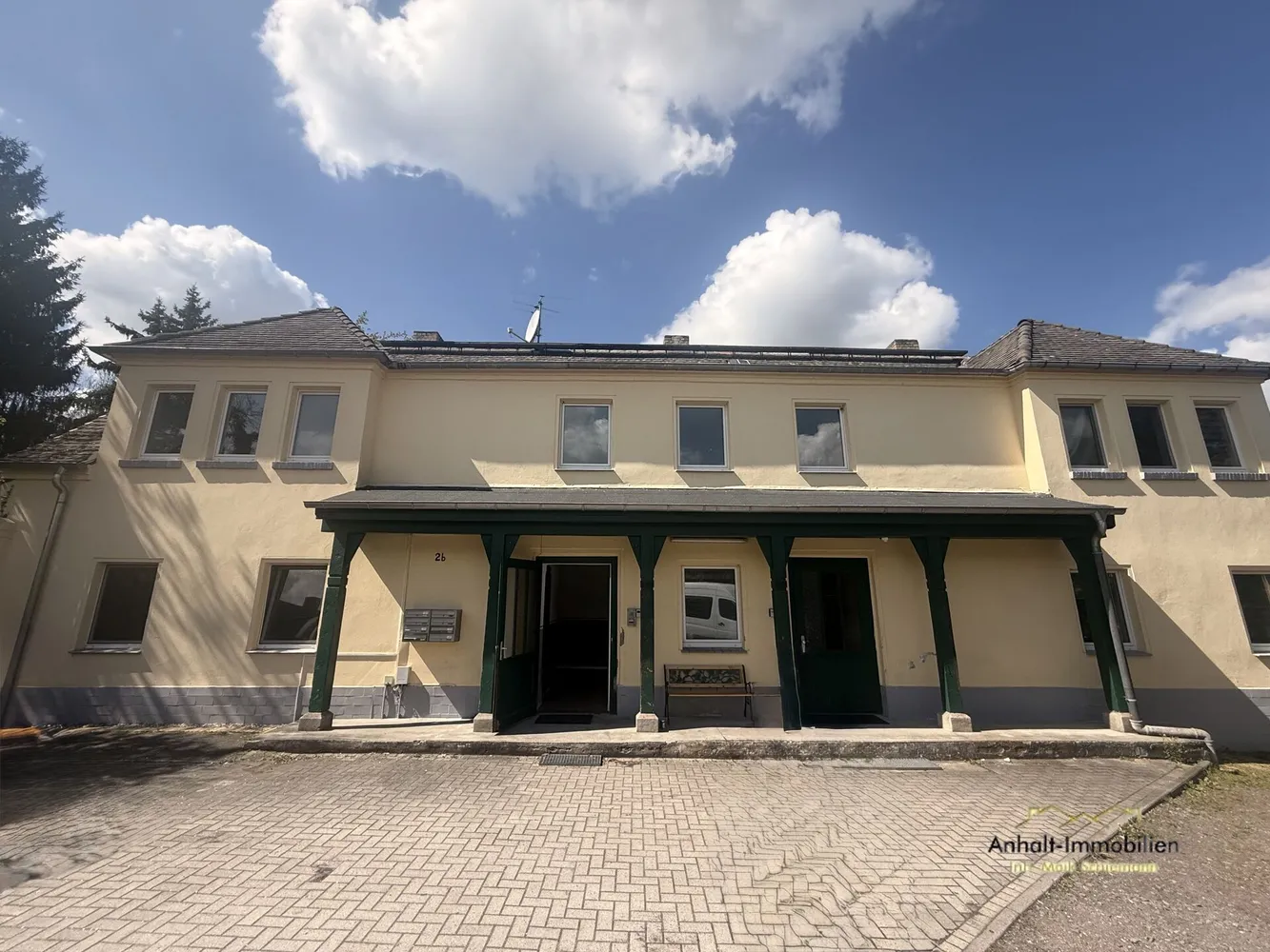 5 Zimmer Wohnung mit 100 m² in Bitterfeld-Wolfen – Bild 1