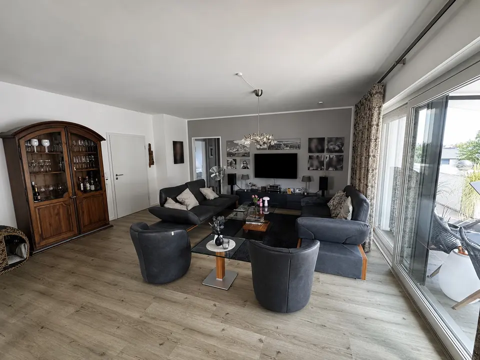 3 Zimmer Wohnung mit 139 m² in Detmold – Bild 3