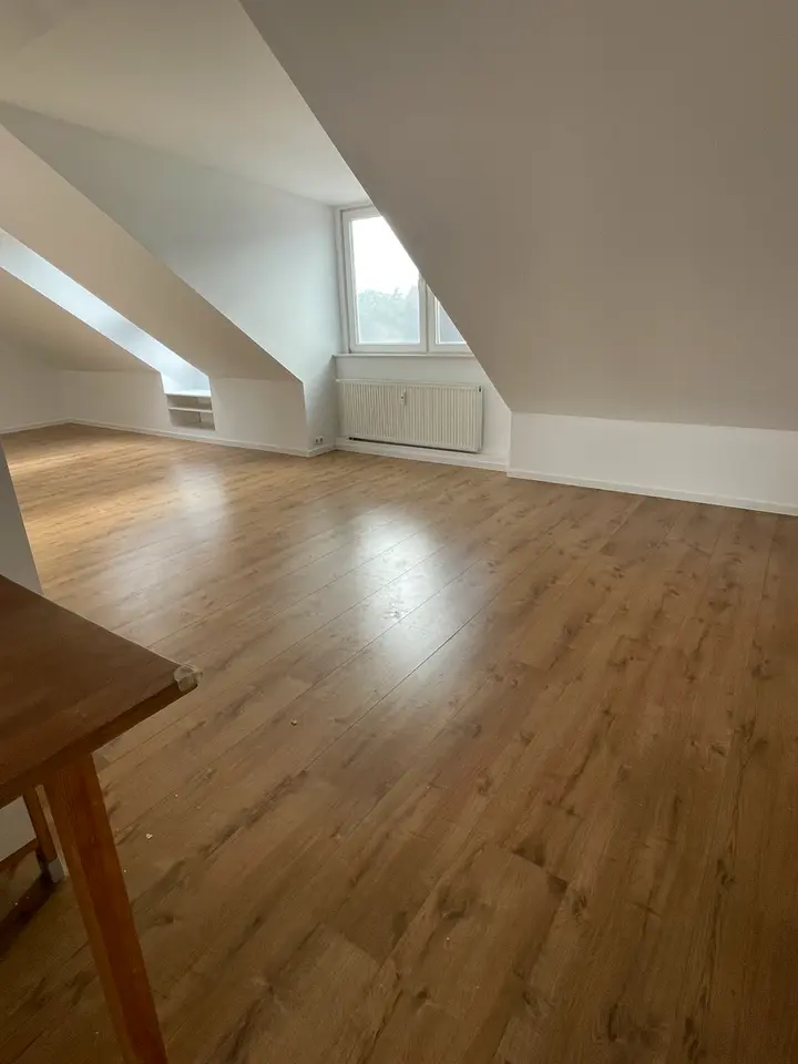 4 Zimmer Wohnung mit 80 m² in Erfurt – Bild 1