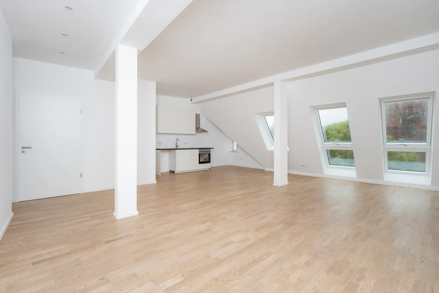 2 Zimmer Wohnung mit 85 m² in Berlin – Bild 1