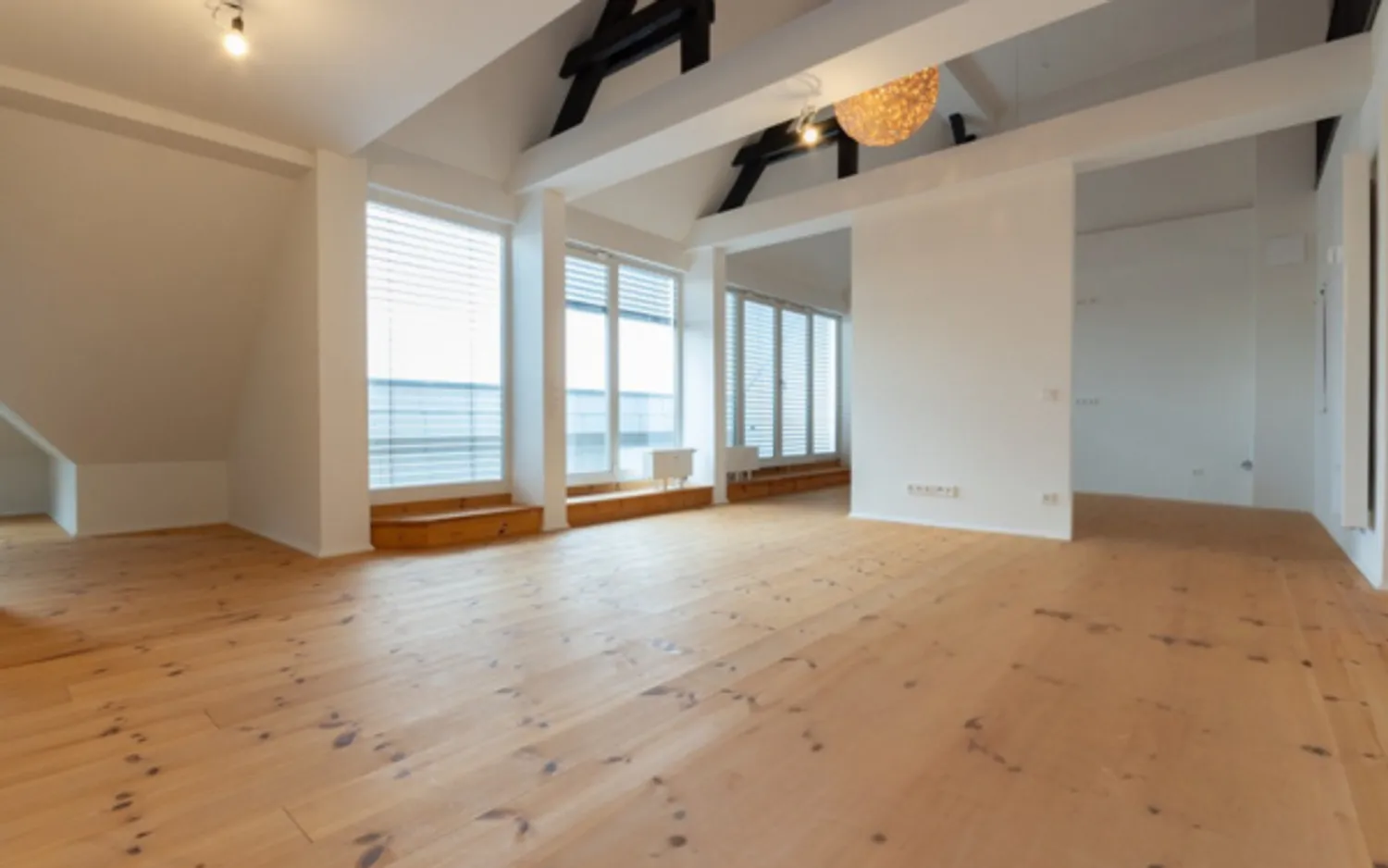 5 Zimmer Wohnung mit 184 m² in Leipzig – Bild 1
