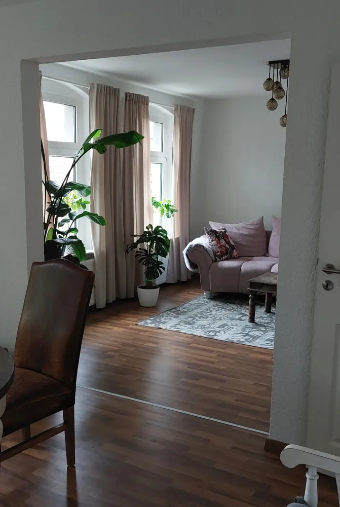 5 Zimmer Wohnung mit 102 m² in Halle (Saale) – Bild 1