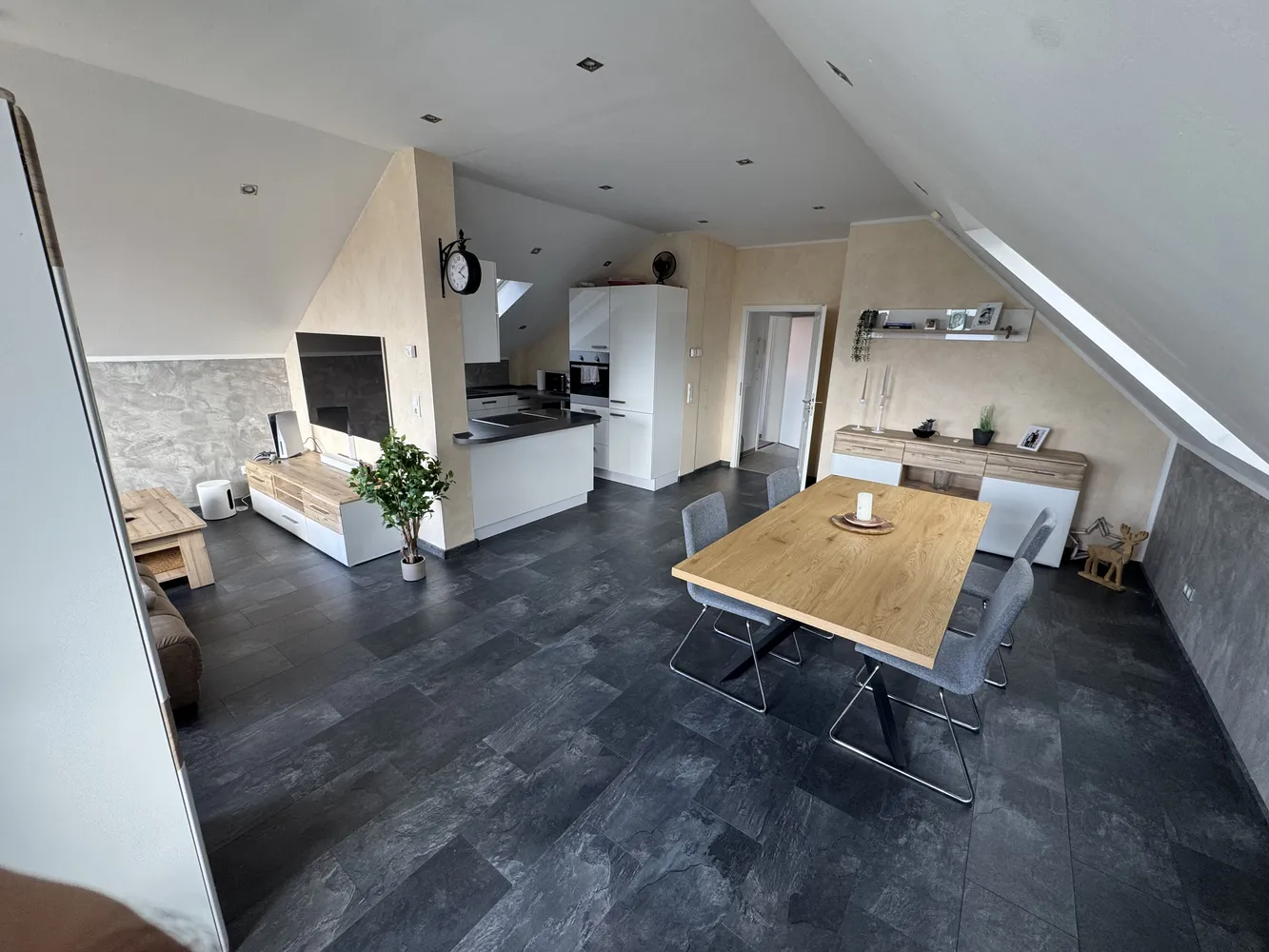 3 Zimmer Wohnung mit 90 m² in Solingen – Bild 1