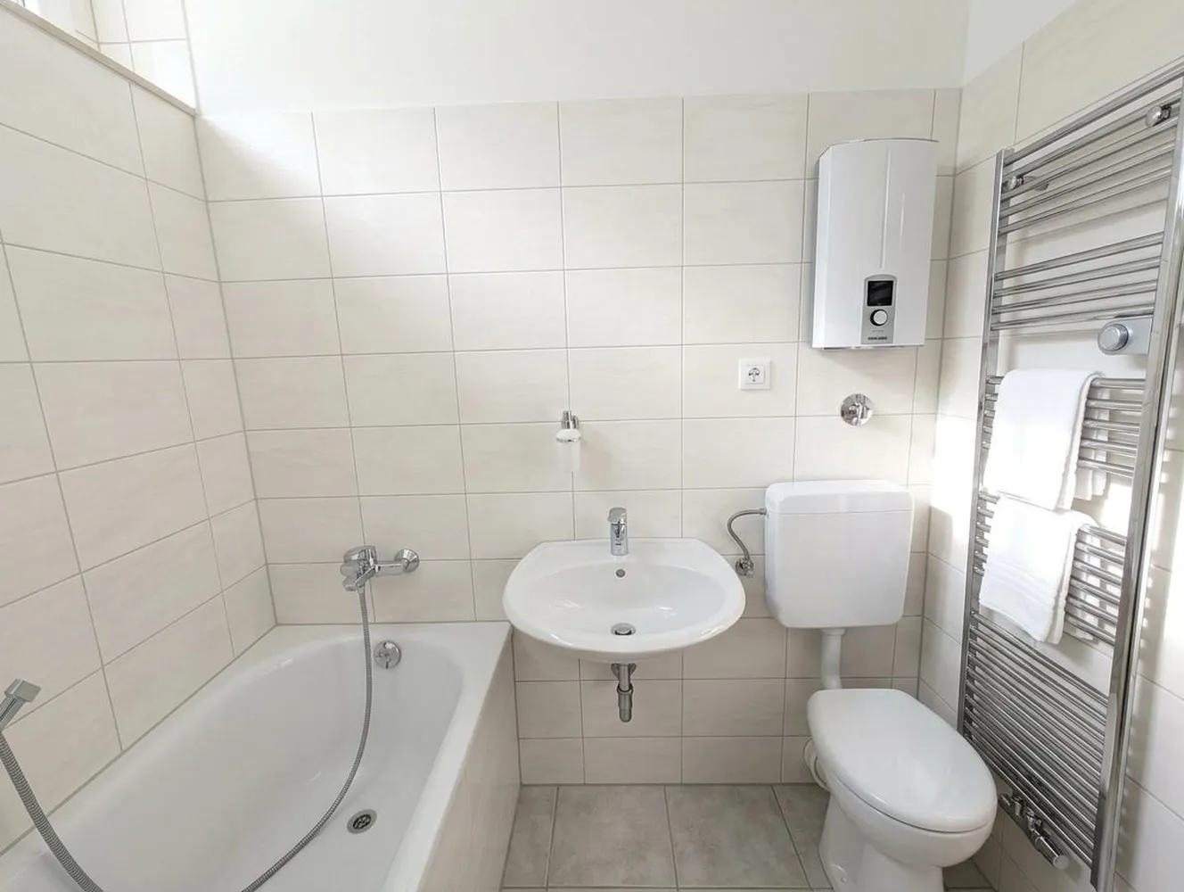 3 room apartment with 70 m² in Krefeld – Photo 2