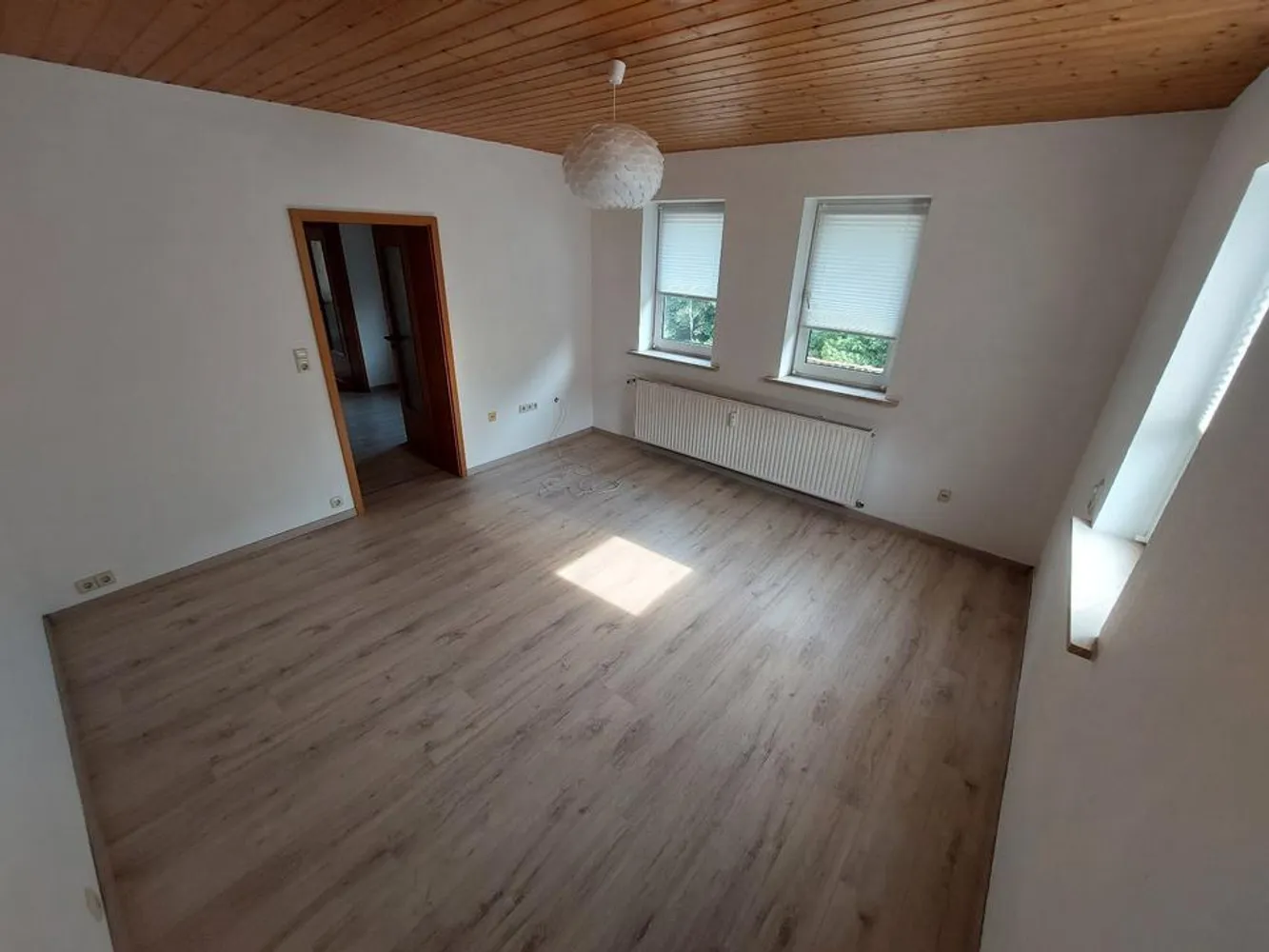 5 Zimmer Wohnung mit 100 m² in Dresden – Bild 2