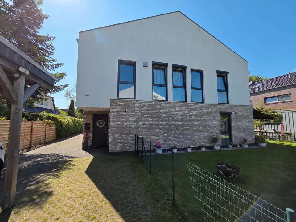 4 Zimmer Wohnung mit 175 m² in Leer – Bild 1