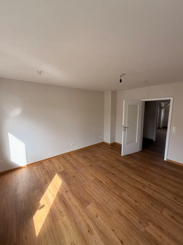 4 Zimmer Wohnung mit 100 m² in Zwickau – Bild 1