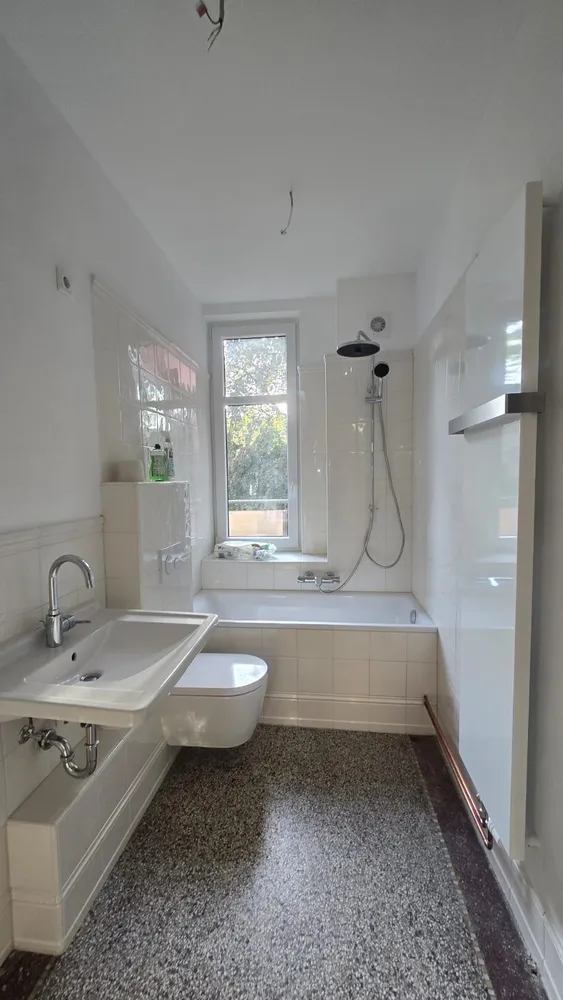 7 Zimmer Wohnung mit 186 m² in Stuttgart – Bild 2
