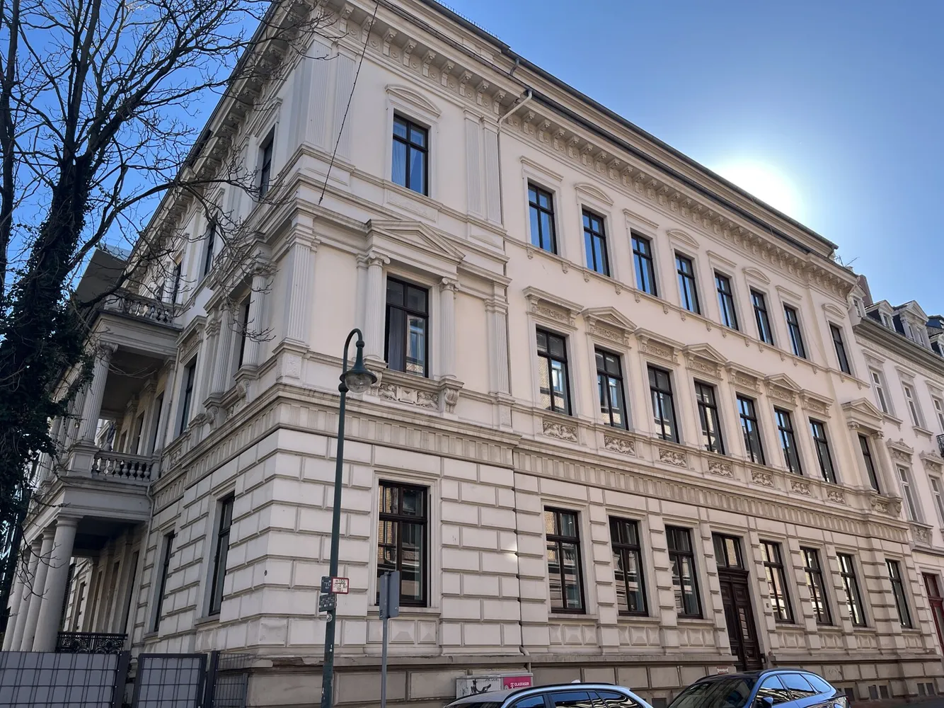 4 Zimmer Wohnung mit 160 m² in Wiesbaden – Bild 1