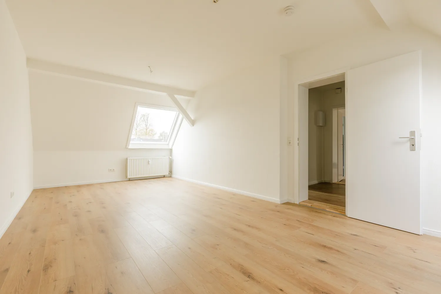 2 Zimmer Wohnung mit 75 m² in Kiel – Bild 2