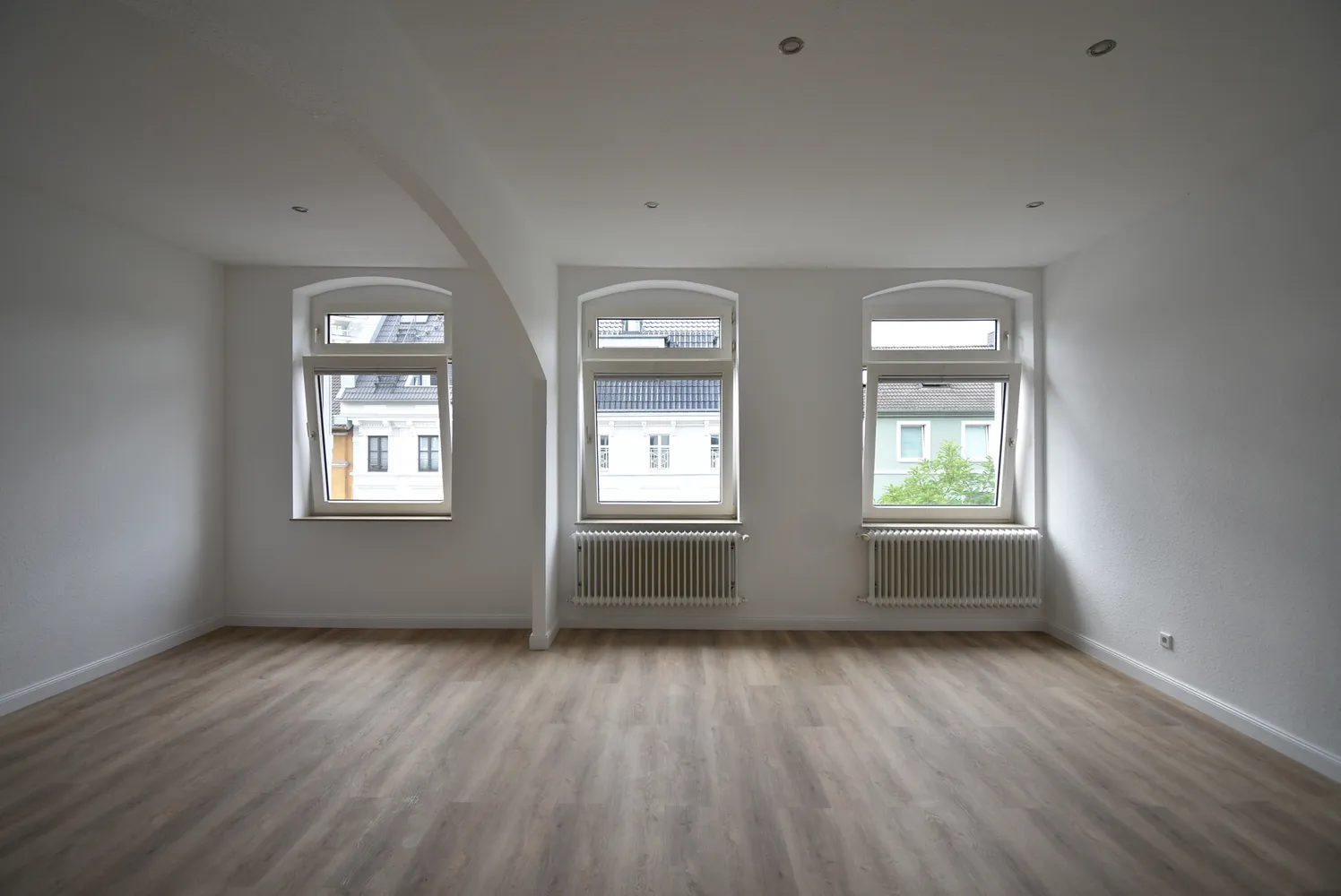 2 Zimmer Wohnung mit 98 m² in Düsseldorf – Bild 1
