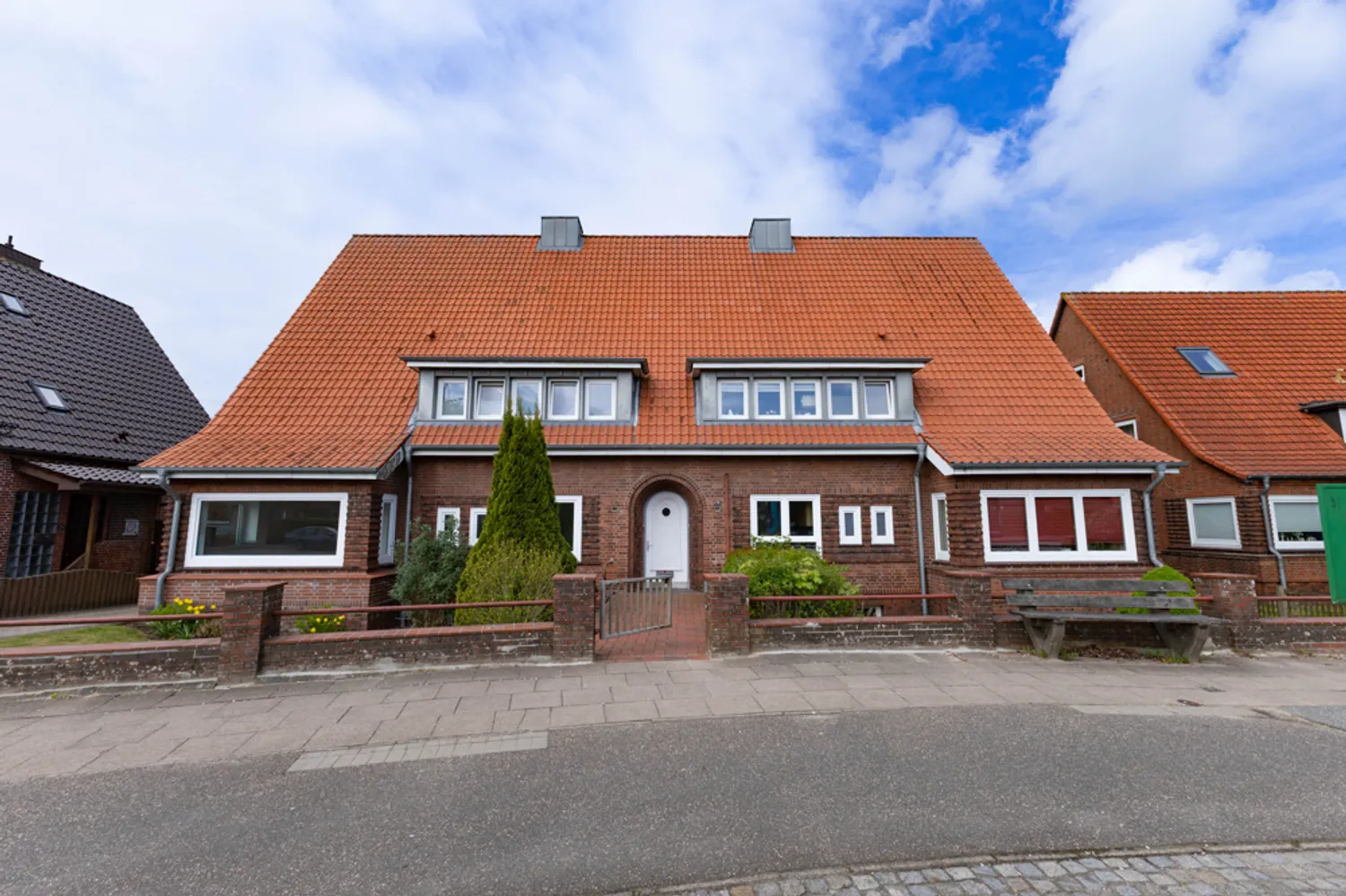 2 Zimmer Wohnung mit 69 m² in Heide – Bild 1