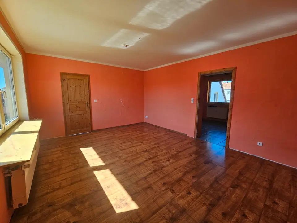 6 Zimmer Wohnung mit 140 m² in Sonneberg – Bild 2