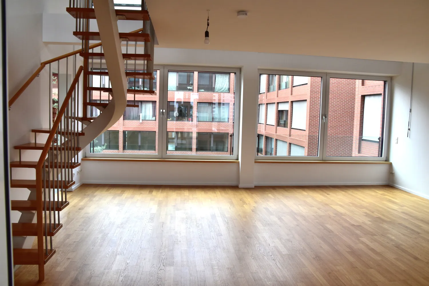 4 Zimmer Wohnung mit 227 m² in Berlin – Bild 2