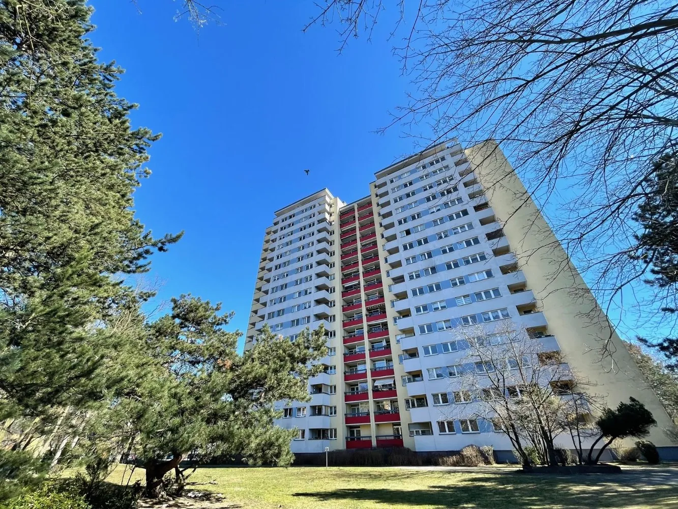 4 Zimmer Wohnung mit 100 m² in Berlin – Bild 1