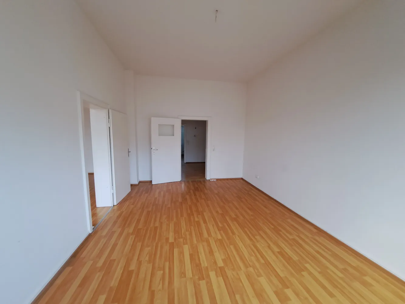 3 Zimmer Wohnung mit 92 m² in Wiesbaden – Bild 2