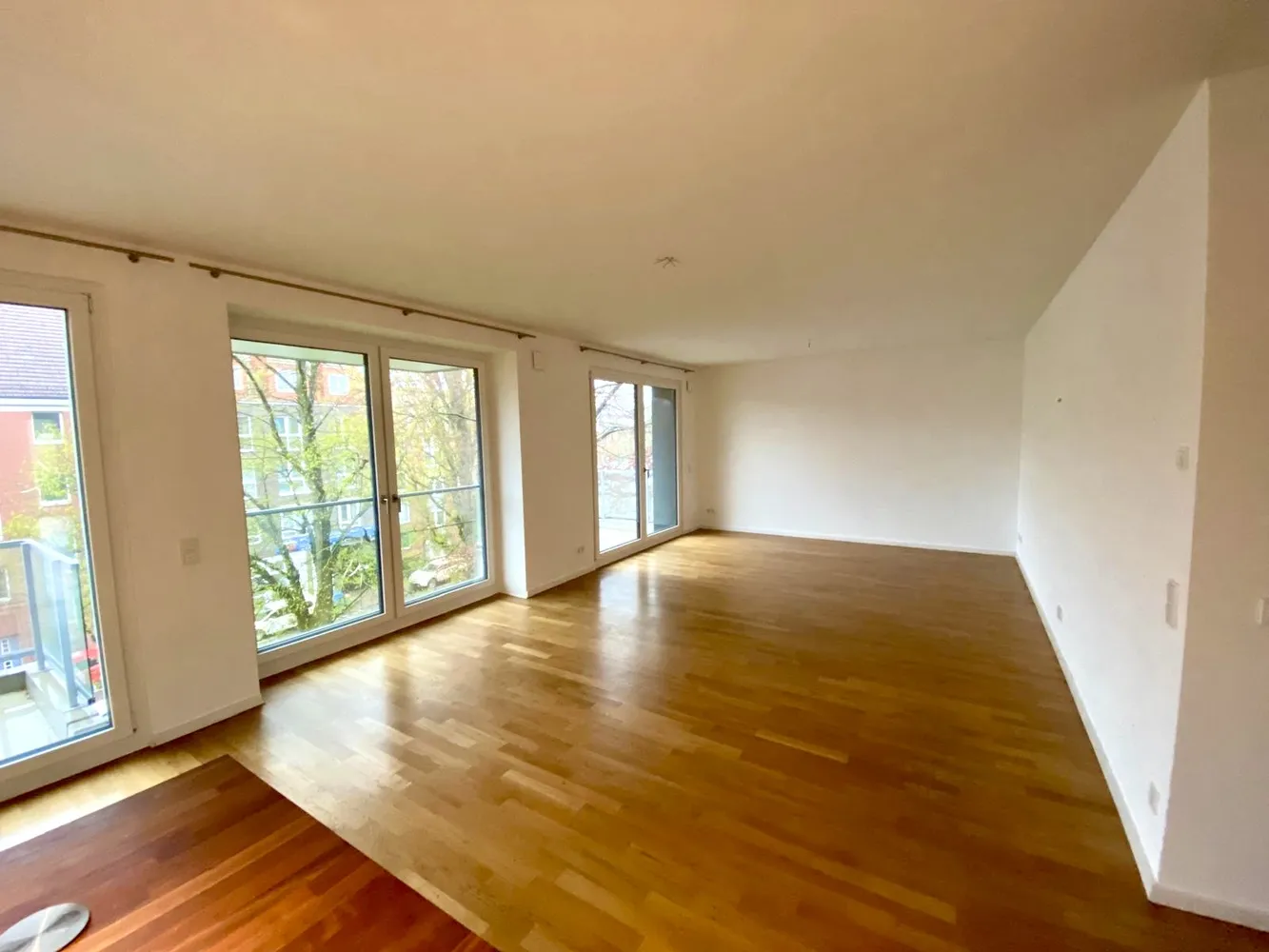 5 room apartment with 131 m² in Hamburg – Photo 1