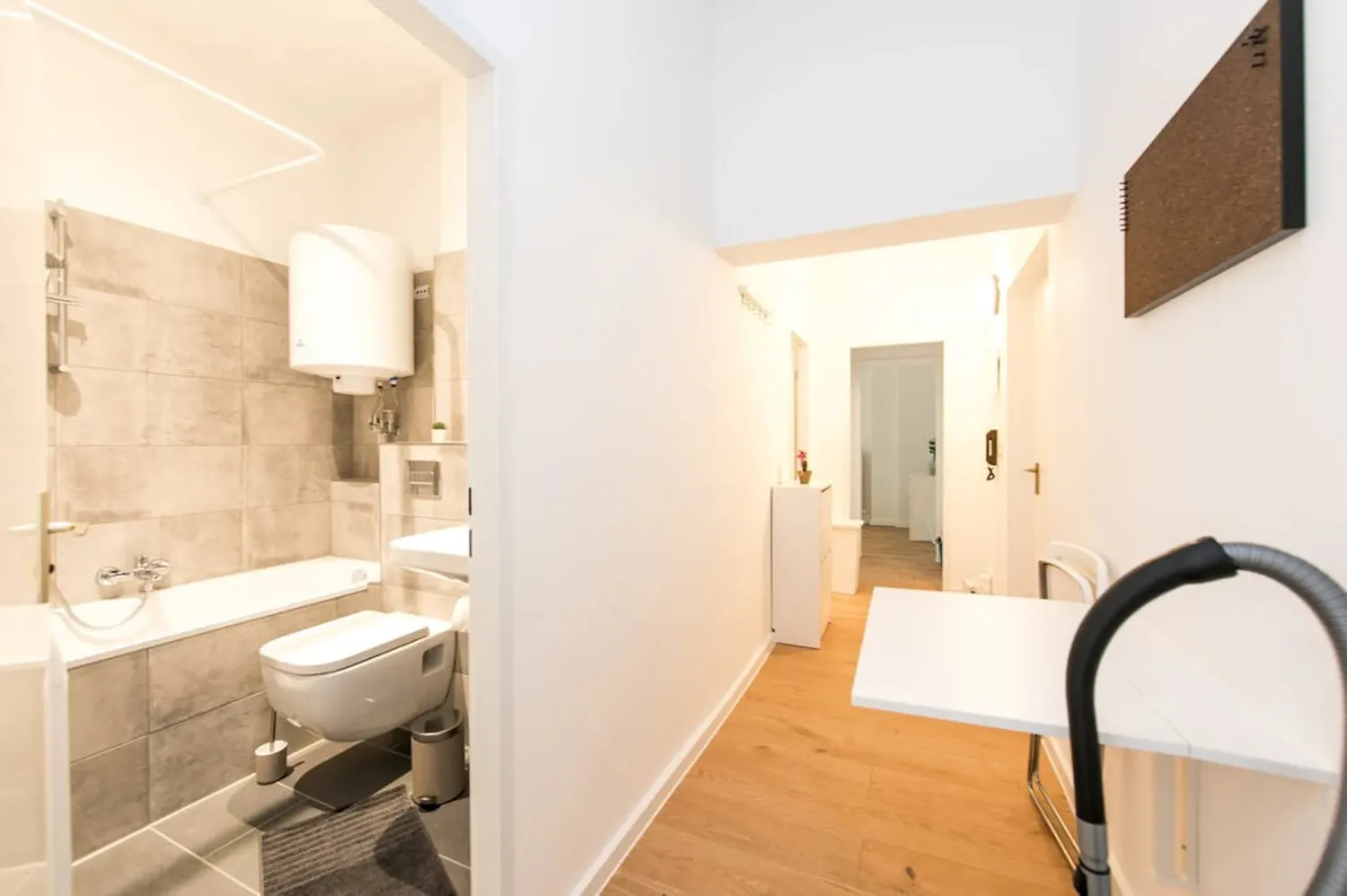 Shared room with 14 m² in Berlin – Photo 4