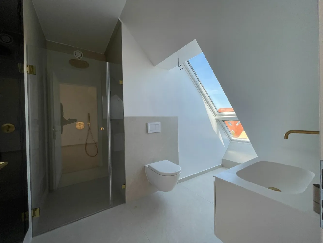 5 Zimmer Wohnung mit 151 m² in München – Bild 3