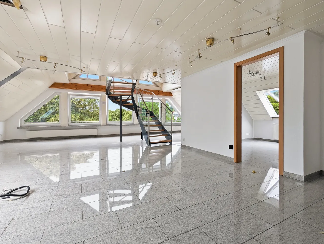 4 Zimmer Wohnung mit 110 m² in Menden (Sauerland) – Bild 2