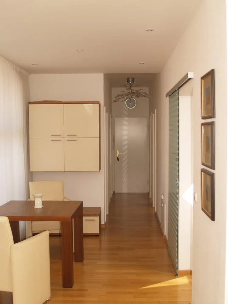 3 Zimmer Wohnung mit 90 m² in München – Bild 4