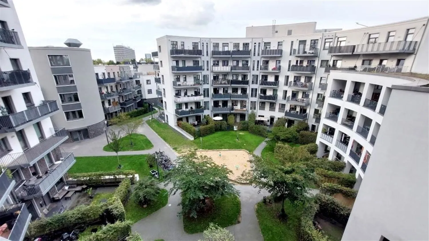 4 room apartment with 141 m² in Düsseldorf – Photo 4
