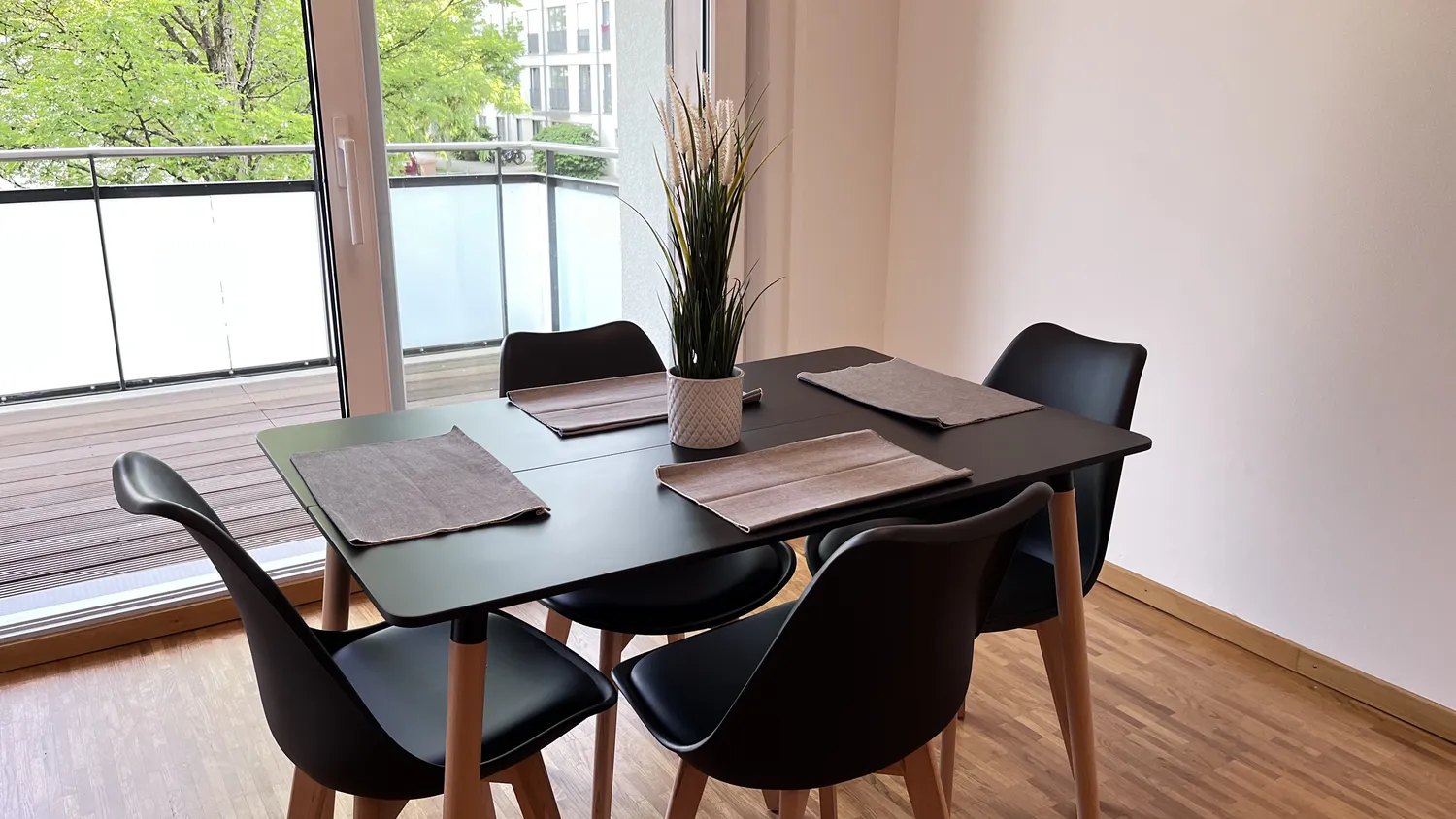 2 Zimmer Wohnung mit 56 m² in München – Bild 2