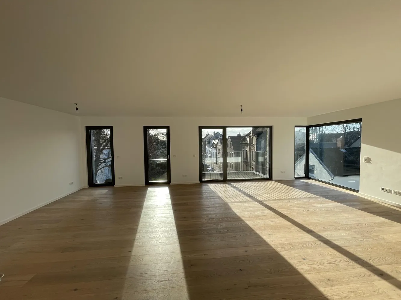 2 Zimmer Wohnung mit 83 m² in Köln – Bild 2