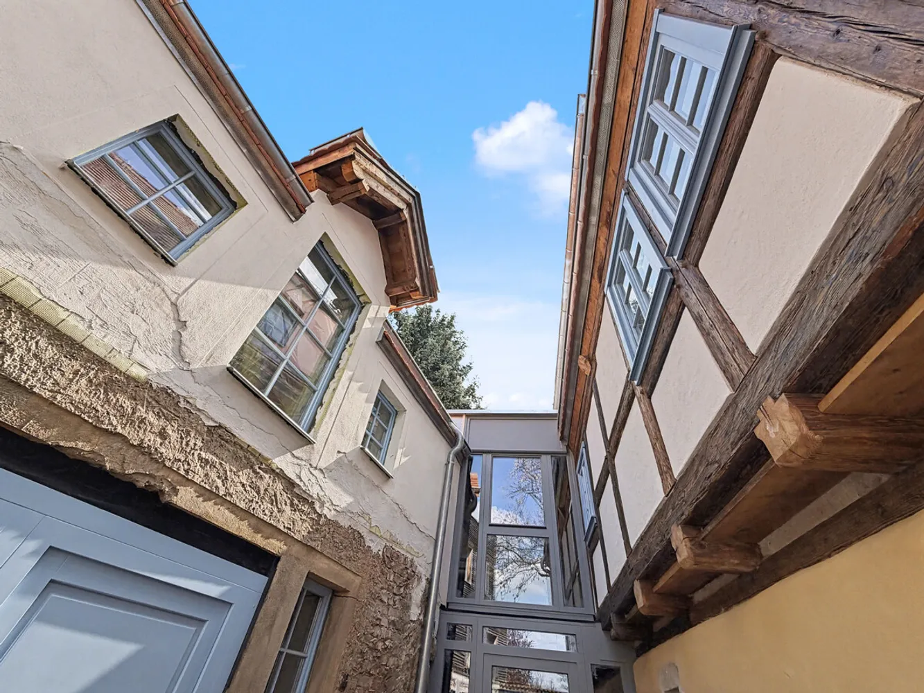 8 Zimmer Wohnung mit 217 m² in Dresden – Bild 5