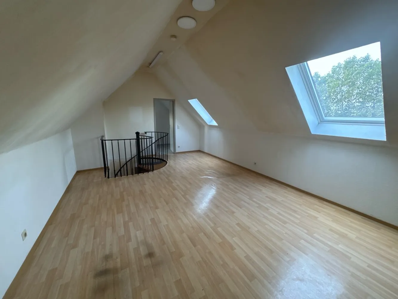4 Zimmer Wohnung mit 79 m² in Leverkusen – Bild 4